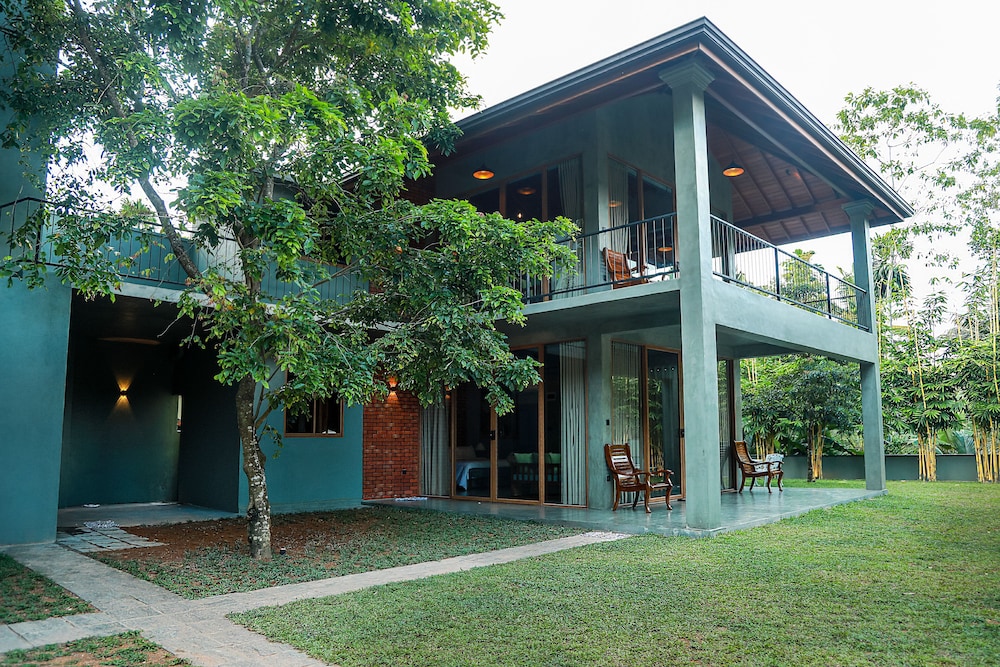 villa rumassala luxury chalets