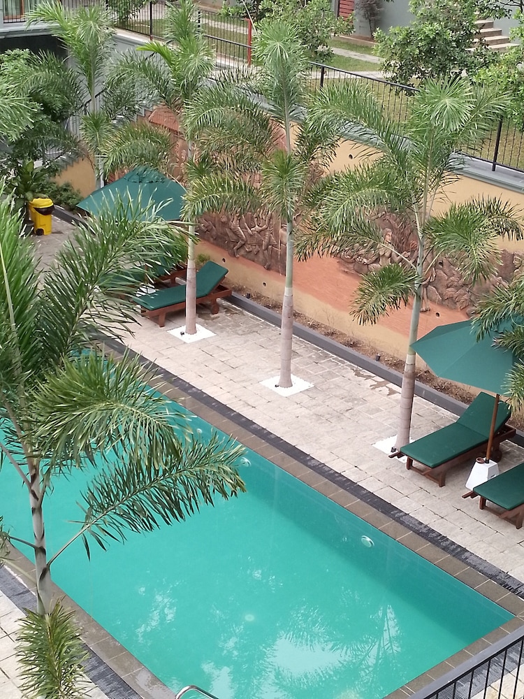 villa rumassala luxury chalets