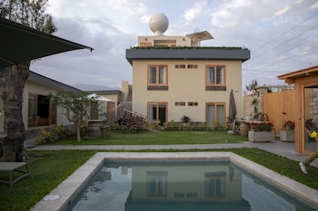 acari hotel resort
