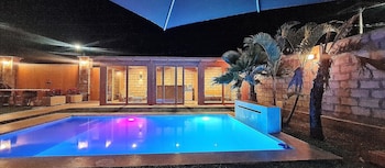 acari hotel resort