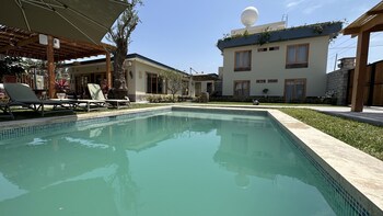 acari hotel resort