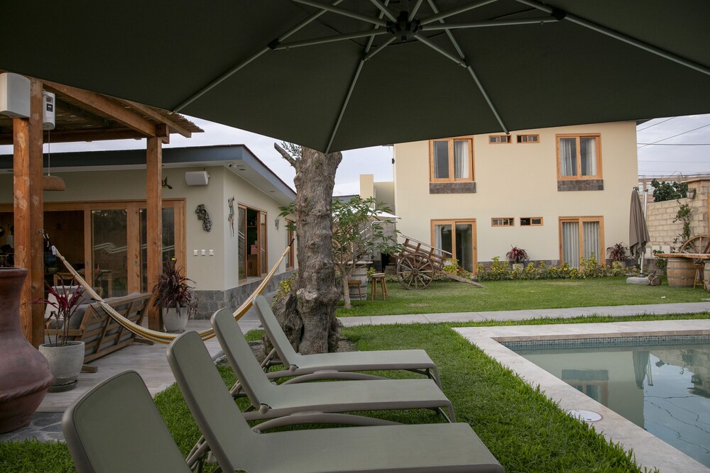 acari hotel resort
