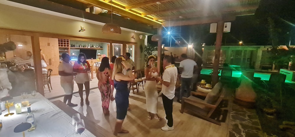 acari hotel resort