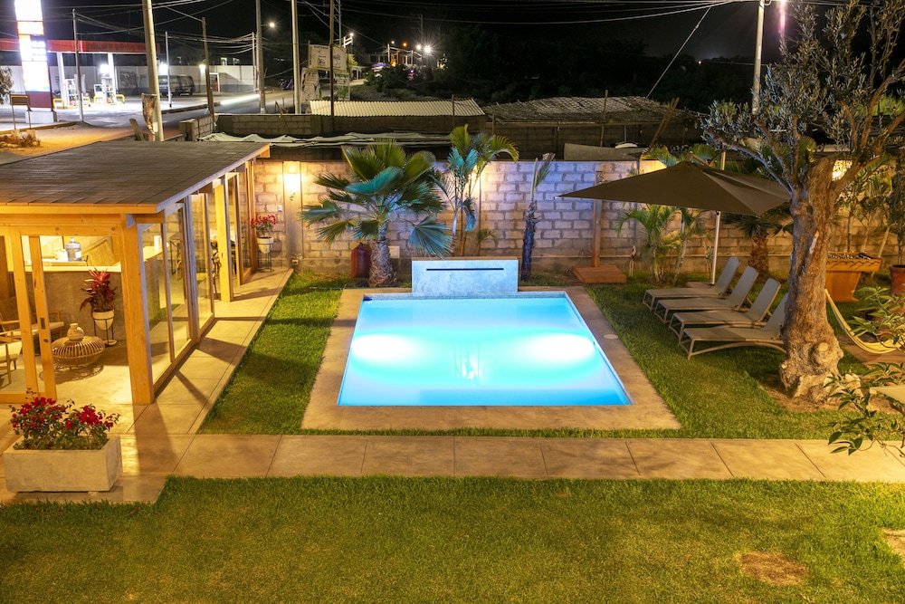 acari hotel resort