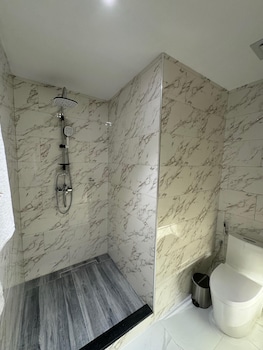 royal plaza hotel duqm