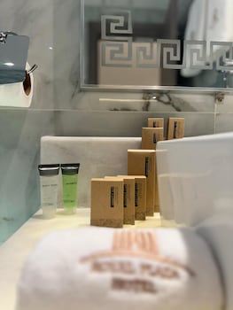 royal plaza hotel duqm