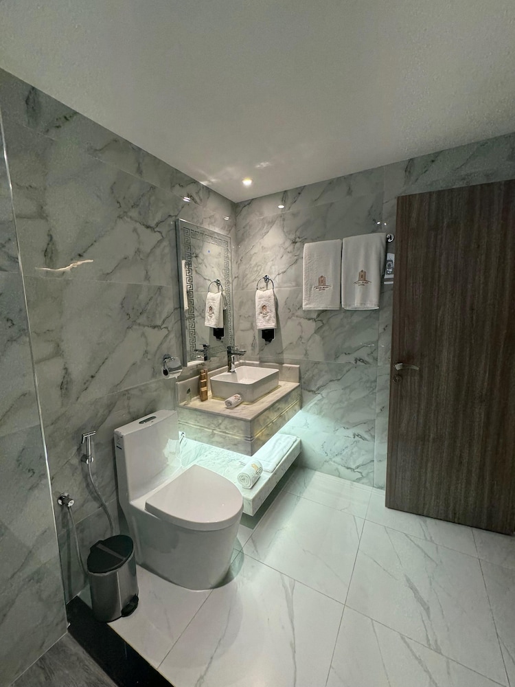 royal plaza hotel duqm