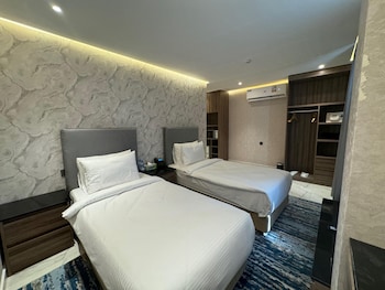 royal plaza hotel duqm