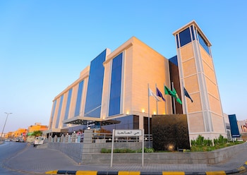 cheerful al waha unayzah hotel