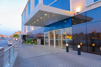 cheerful al waha unayzah hotel