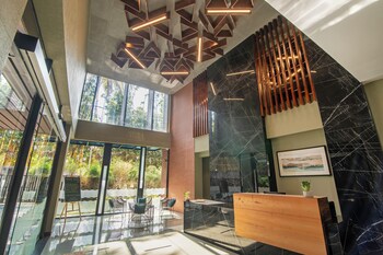 Sterling Athirappilly,India>>Chalakudy,3 star