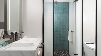 holiday inn express shangri la an ihg hotel