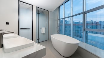 holiday inn express shangri la an ihg hotel