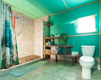 Open Gate Hostel Hawaii,12-2278 Piilani Rd,5 star