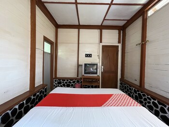oyo 93629 villa cemara syariah