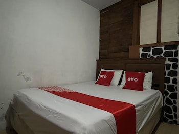 oyo 93629 villa cemara syariah