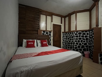 oyo 93629 villa cemara syariah