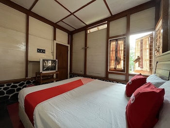 oyo 93629 villa cemara syariah