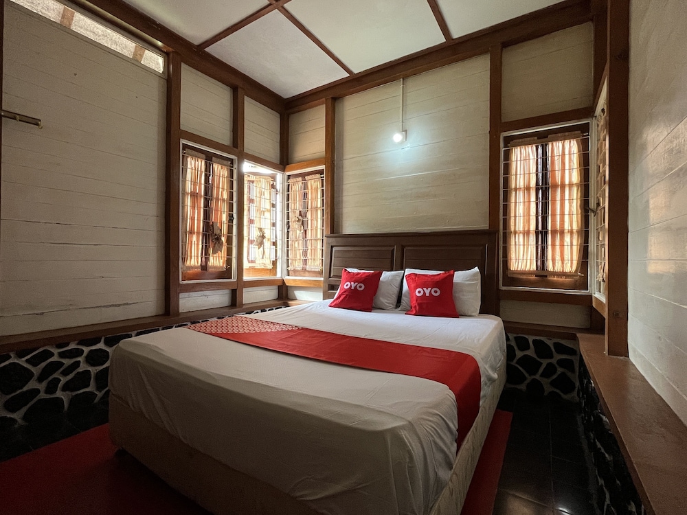 oyo 93629 villa cemara syariah