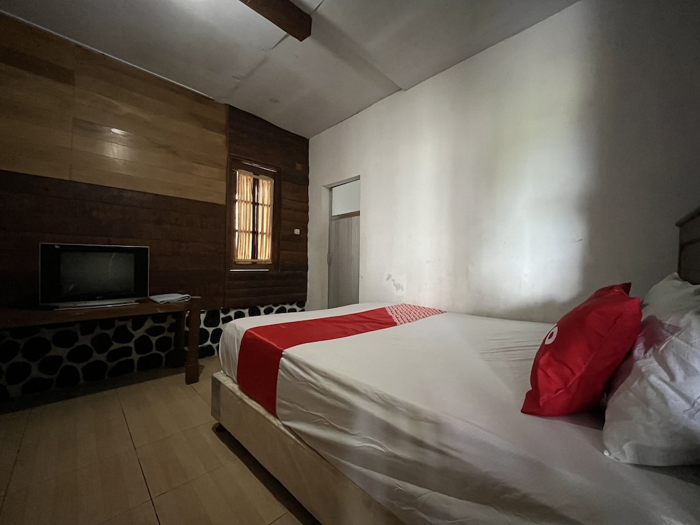 oyo 93629 villa cemara syariah