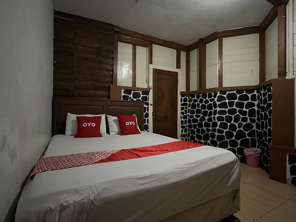 oyo 93629 villa cemara syariah