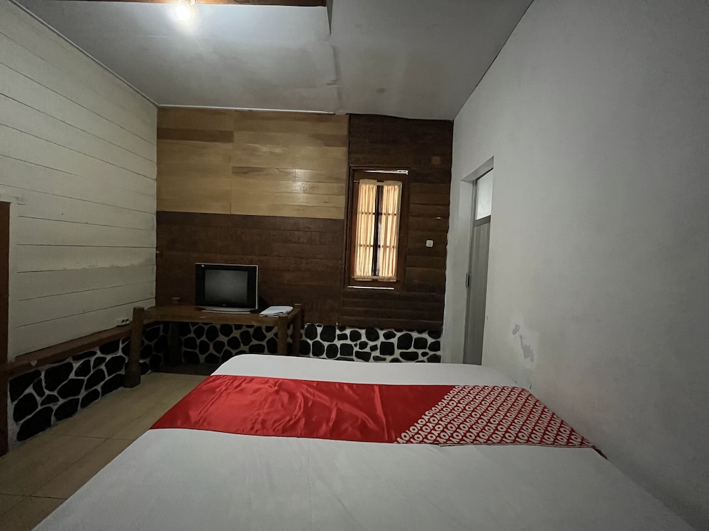 oyo 93629 villa cemara syariah