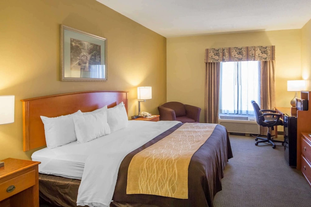quality inn and suites midamerica industrial park area