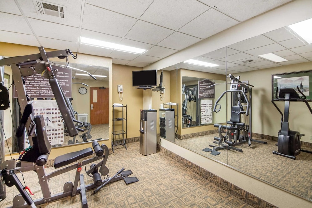 quality inn and suites midamerica industrial park area
