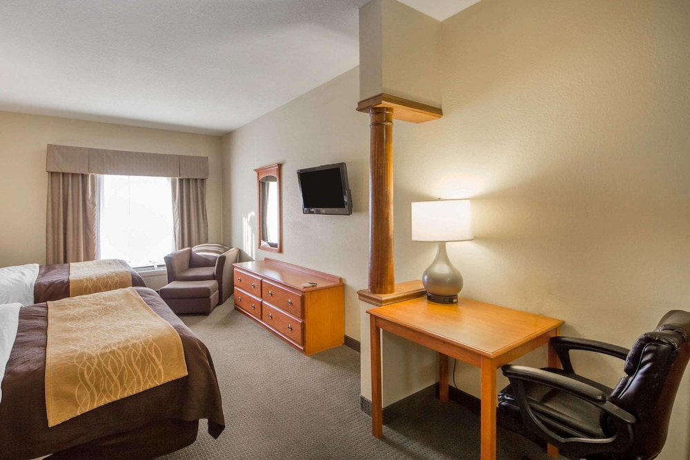 quality inn and suites midamerica industrial park area