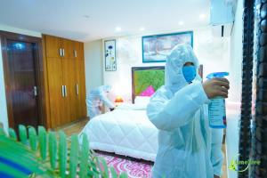 lime tree hotel near 32nd milestone