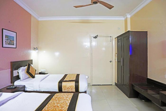 hotel tashkent palace near new delhi railway station