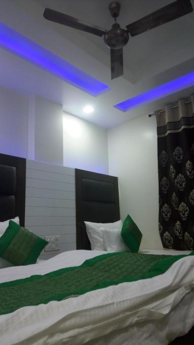 hotel tashkent palace near new delhi railway station