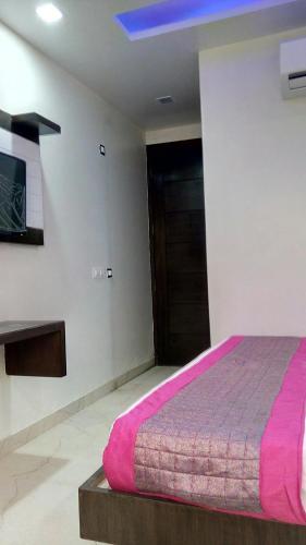 hotel tashkent palace near new delhi railway station