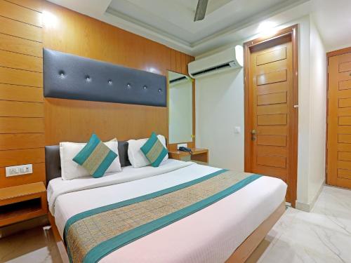 hotel tashkent palace near new delhi railway station