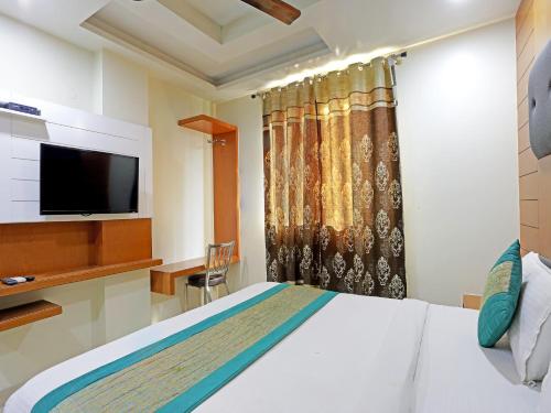 hotel tashkent palace near new delhi railway station