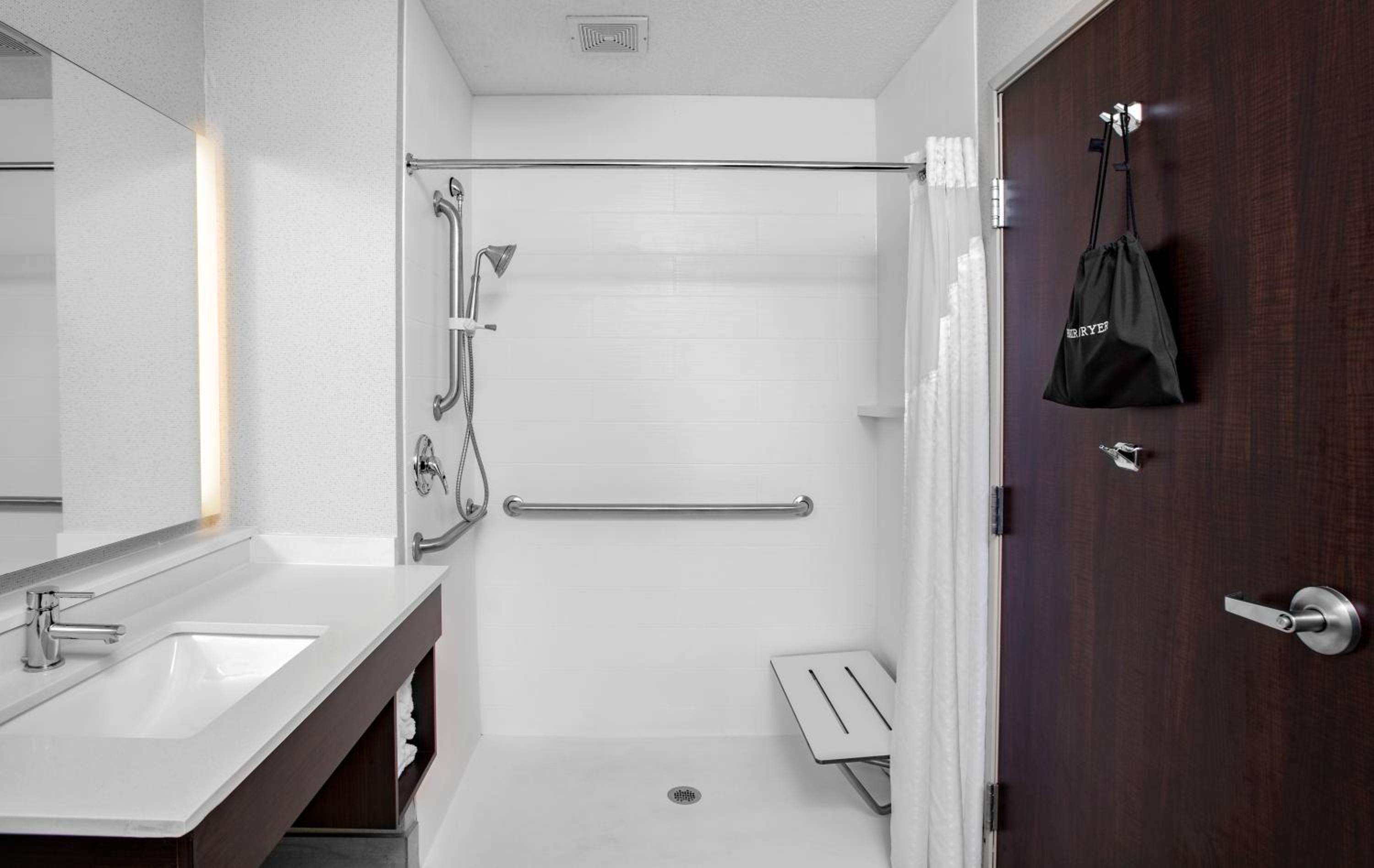 holiday inn express hotel and suites altoona des moines by ihg