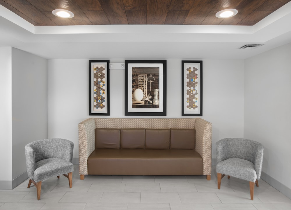 holiday inn express hotel and suites altoona des moines by ihg