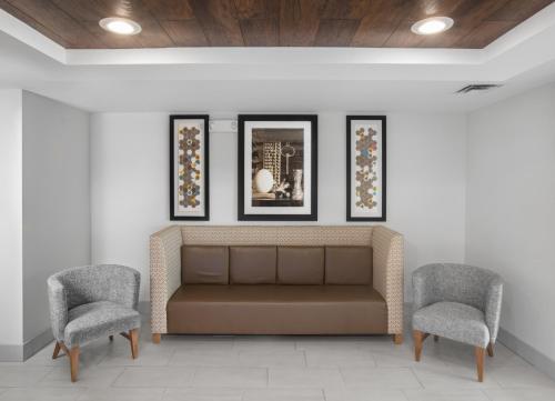 holiday inn express hotel and suites altoona des moines by ihg