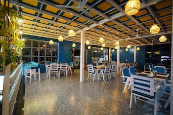 Casanova By The Sea,,3 star