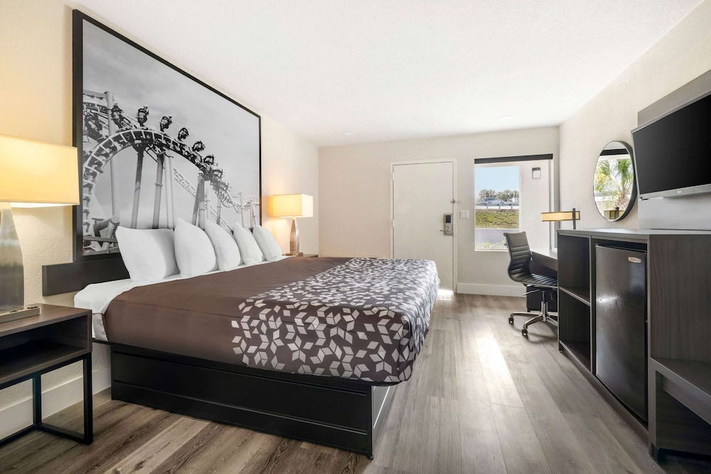 super 8 by wyndham orlando near florida mall