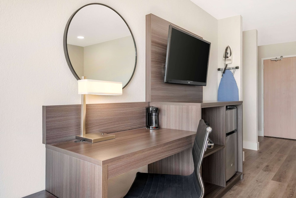 super 8 by wyndham orlando near florida mall