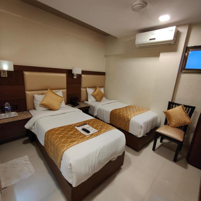 oxford hotel powai