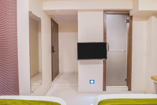 oxford hotel powai
