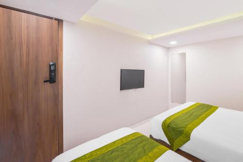 oxford hotel powai