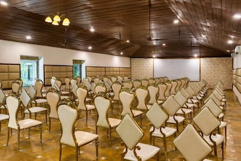 manu maharani resorts