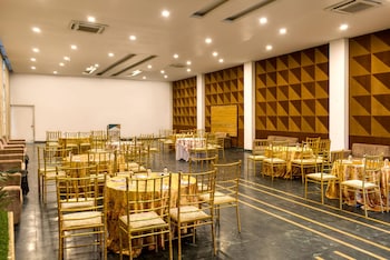 manu maharani resorts