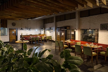 manu maharani resorts