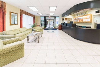 Days Inn By Wyndham Luray Shenandoah,Luray>>Front Royal,2 star