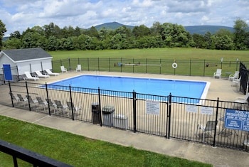 Days Inn By Wyndham Luray Shenandoah,Luray>>Front Royal,2 star
