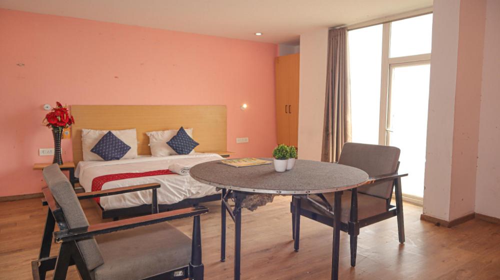 hotel noida grand 121